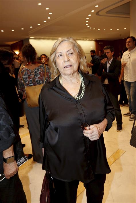 Acervo de Jacqueline Laurence vai a leilão dois meses após.